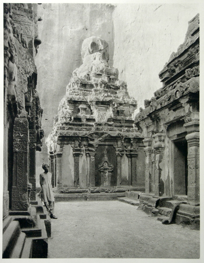 Inno a Dakshinamurti, di Sri Adi Shankaracharya.